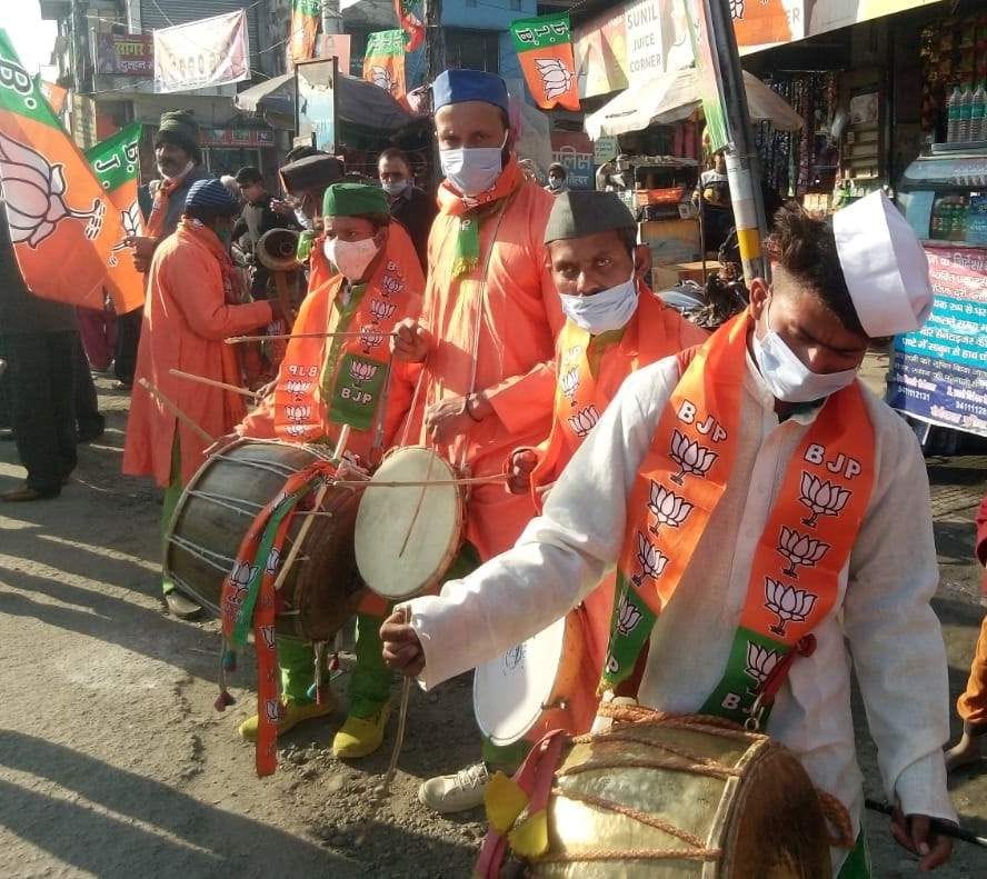 Nadda strongly welcomed at the border of Haridwar and Rishikesh
