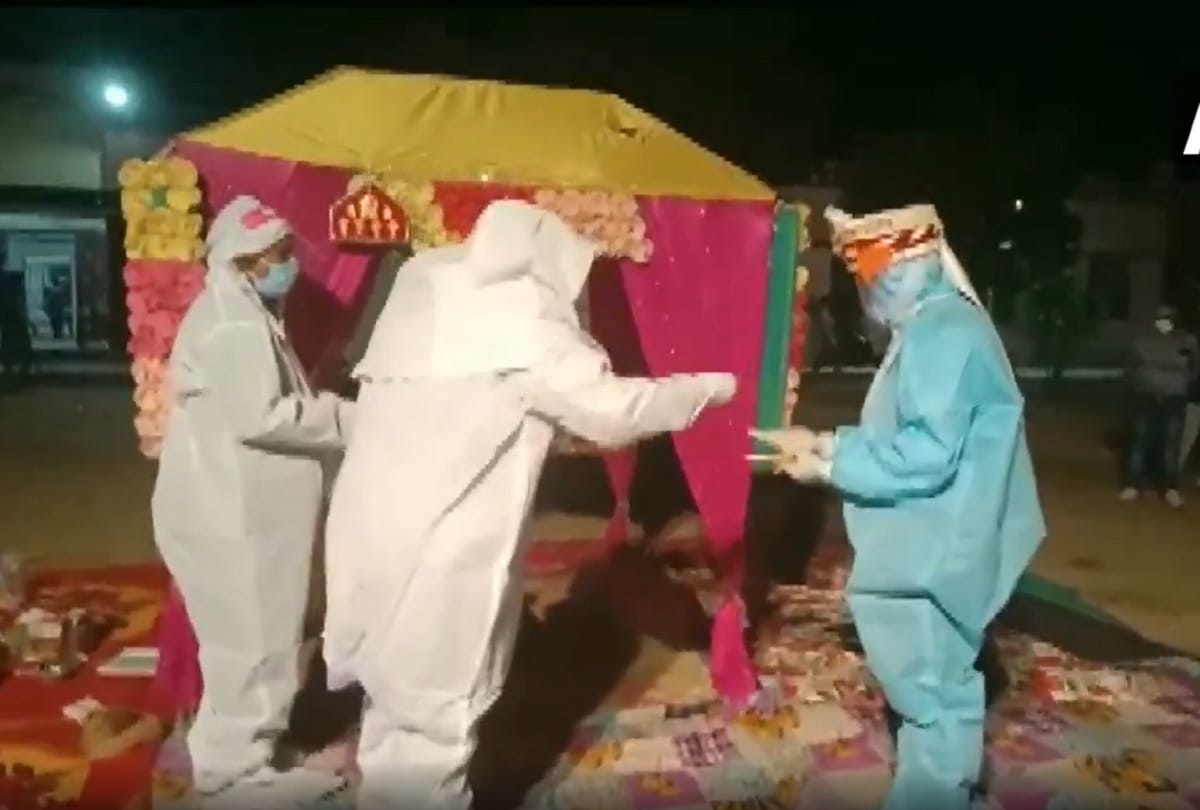 Rajasthan Couple Gets Married at COVID Care Centre Wearing PPE Kits, watch Video