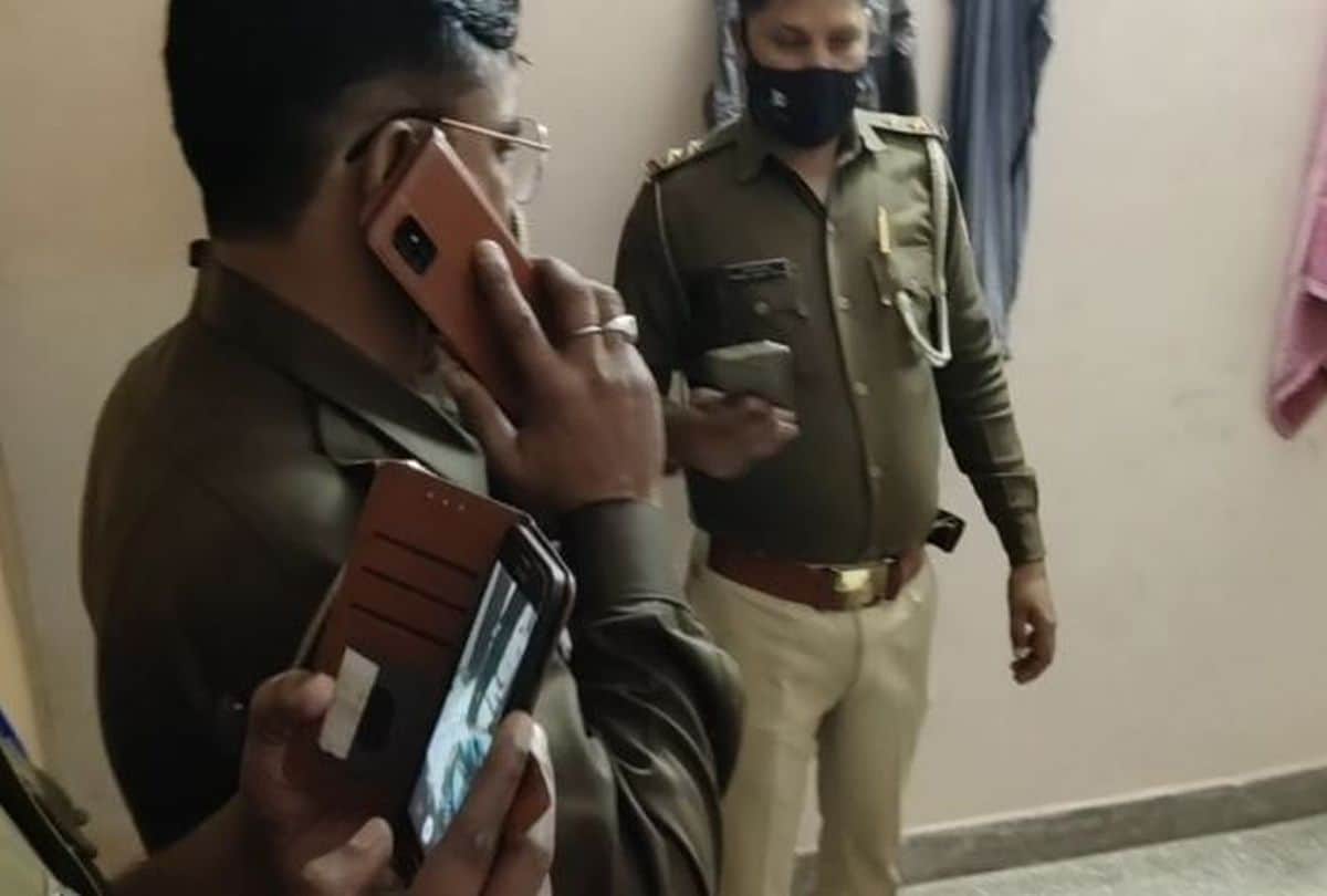 Bank Employee Girl Commits Suiciede Case Agra Police Search Anshul