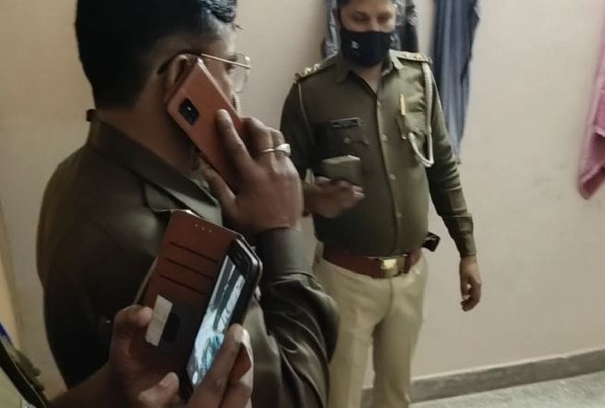 Bank Employee Girl Commits Suiciede Case Agra Police Search Anshul