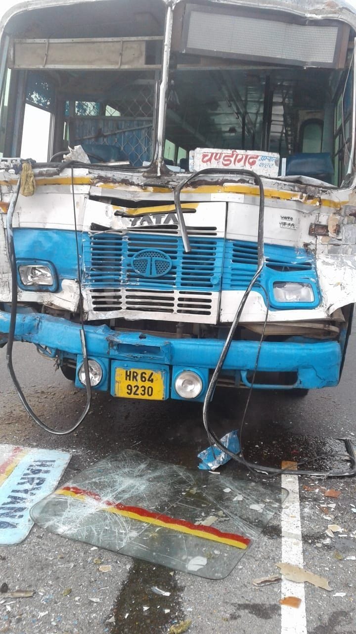 Roadways bus and canter collided on Hisar-Chandigarh route