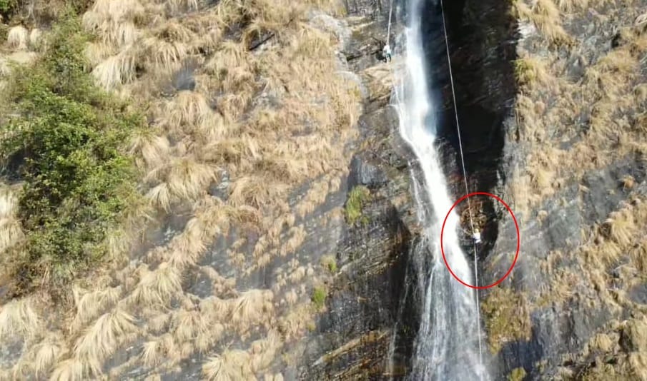 Uttarakhand ice institution Make National Record after Doing rappelling in Birthi Waterfall