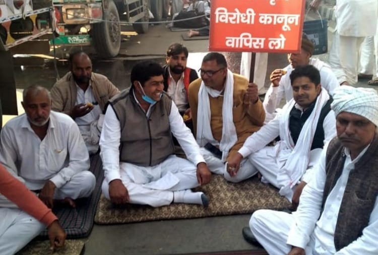 Two district councillors resigned in Fatehabad, two others announced their resignation In Jind-Hisar
