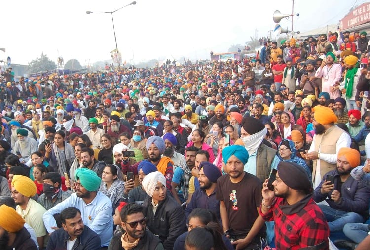 Kisan Andolan: 3000 Vehicles reached at Delhi-Haryana Border From Punjab