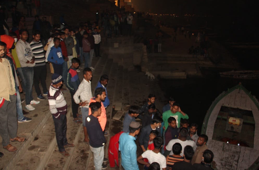 Boat overturns in Varanasi five friends met after five years three teams descend into Ganga in search