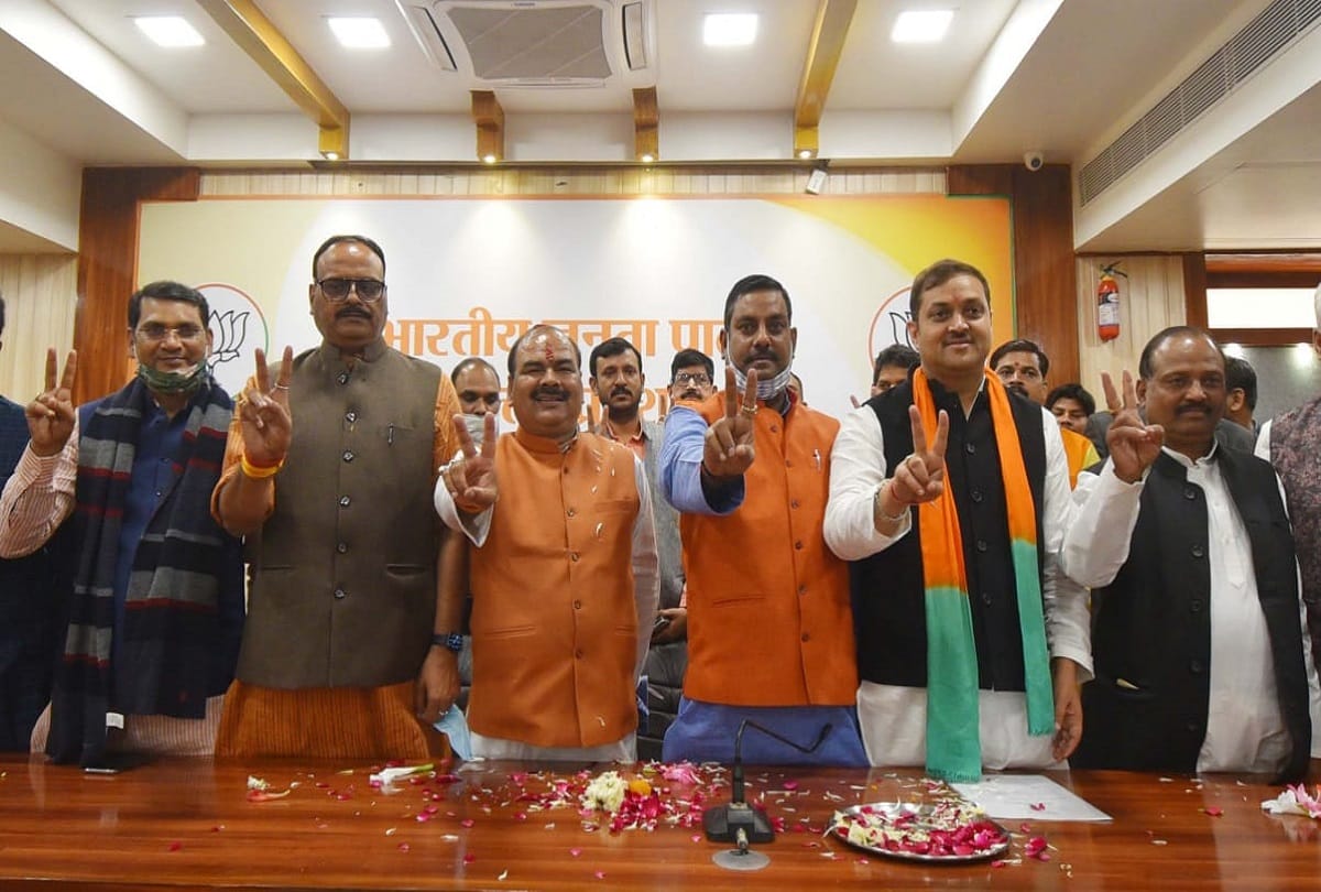 mlc election: BJP candidate awanish singh defeated kanti on Lucknow snatak seat.