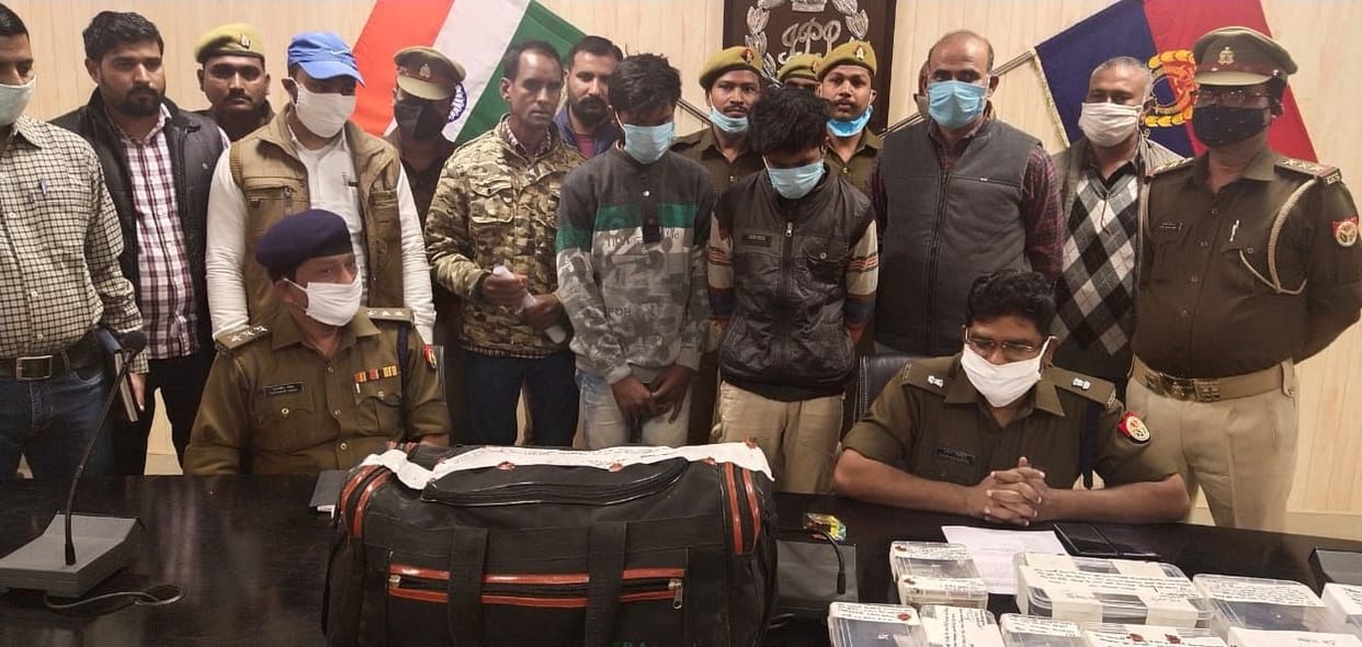 Police arrested two interdistic lootera during encounter