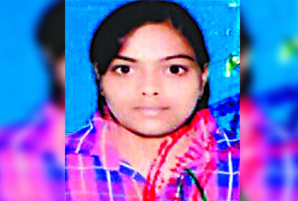 Bank Employee Girl Commits Suiciede Case Agra Police Search Anshul