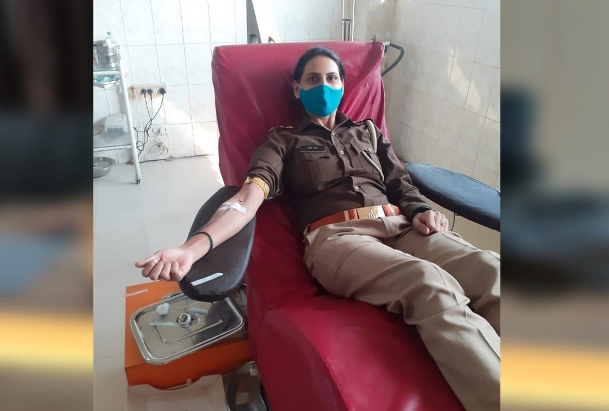 Up Police Sub Inspector Donate Blood Save Child Life