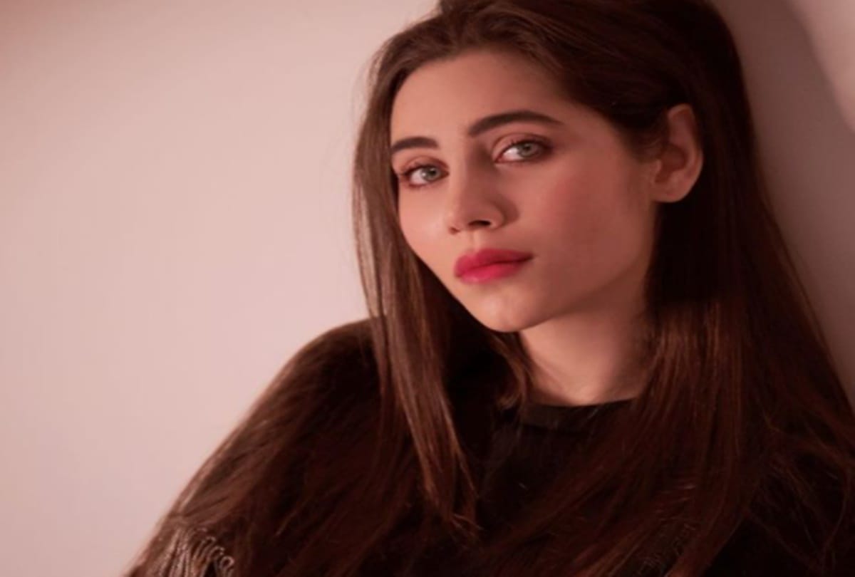 Veteran Actress Salma Agha Daughter Zara Khan Gets Rape Threats On Instagram Complaint Filed