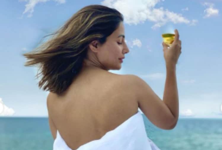 Hina khan bold photos during Maldives vacation goes viral