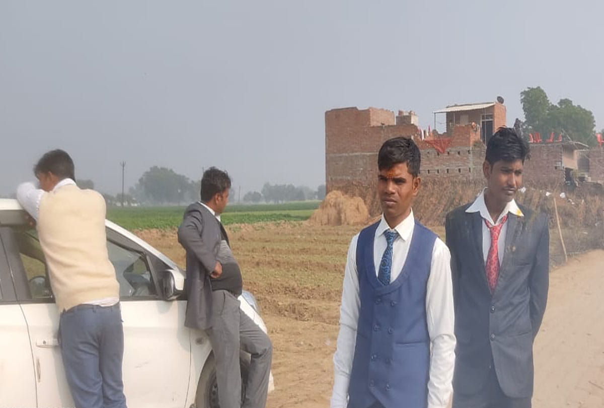 dispute in marriage over photographing in etawah