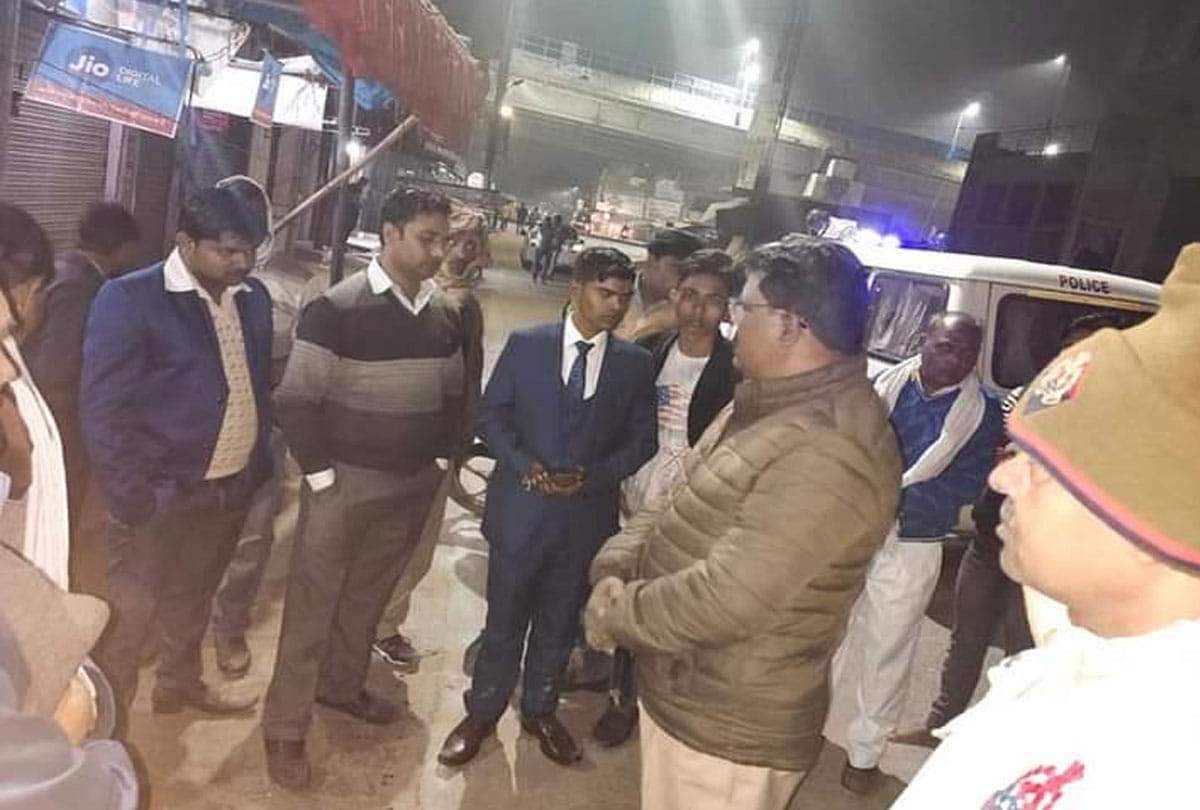 dispute in marriage over photographing in etawah