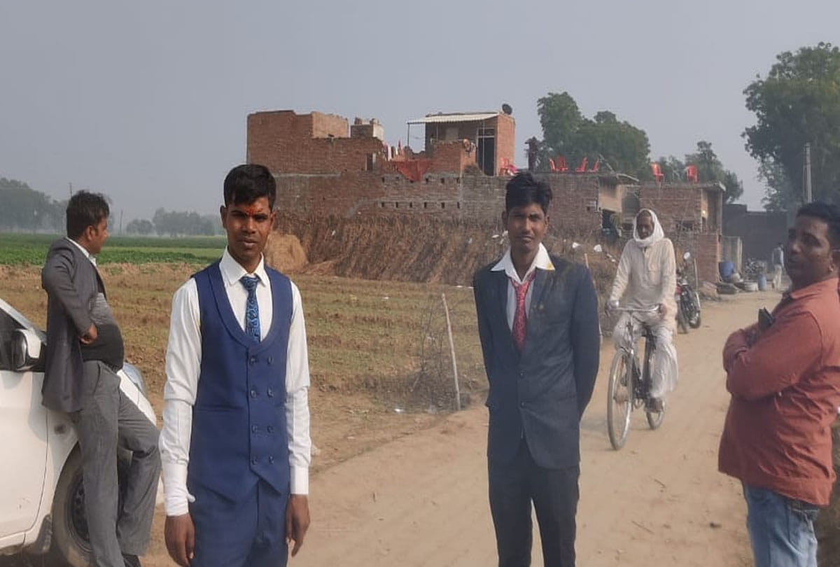dispute in marriage over photographing in etawah