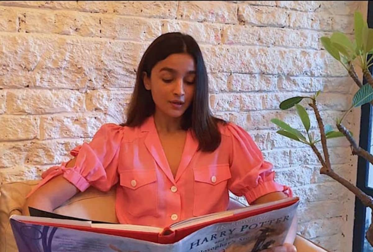 Alia bhatt inside Mumbai house here look photos