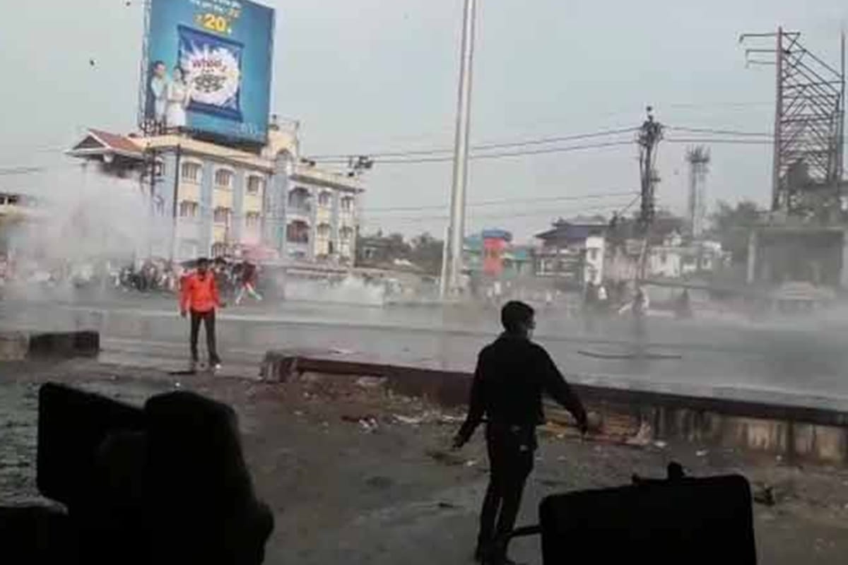 west bengal clash at bjp rally in siliguri police used tear gas tmc mamata banerjee workers dghosh vijayvargiya