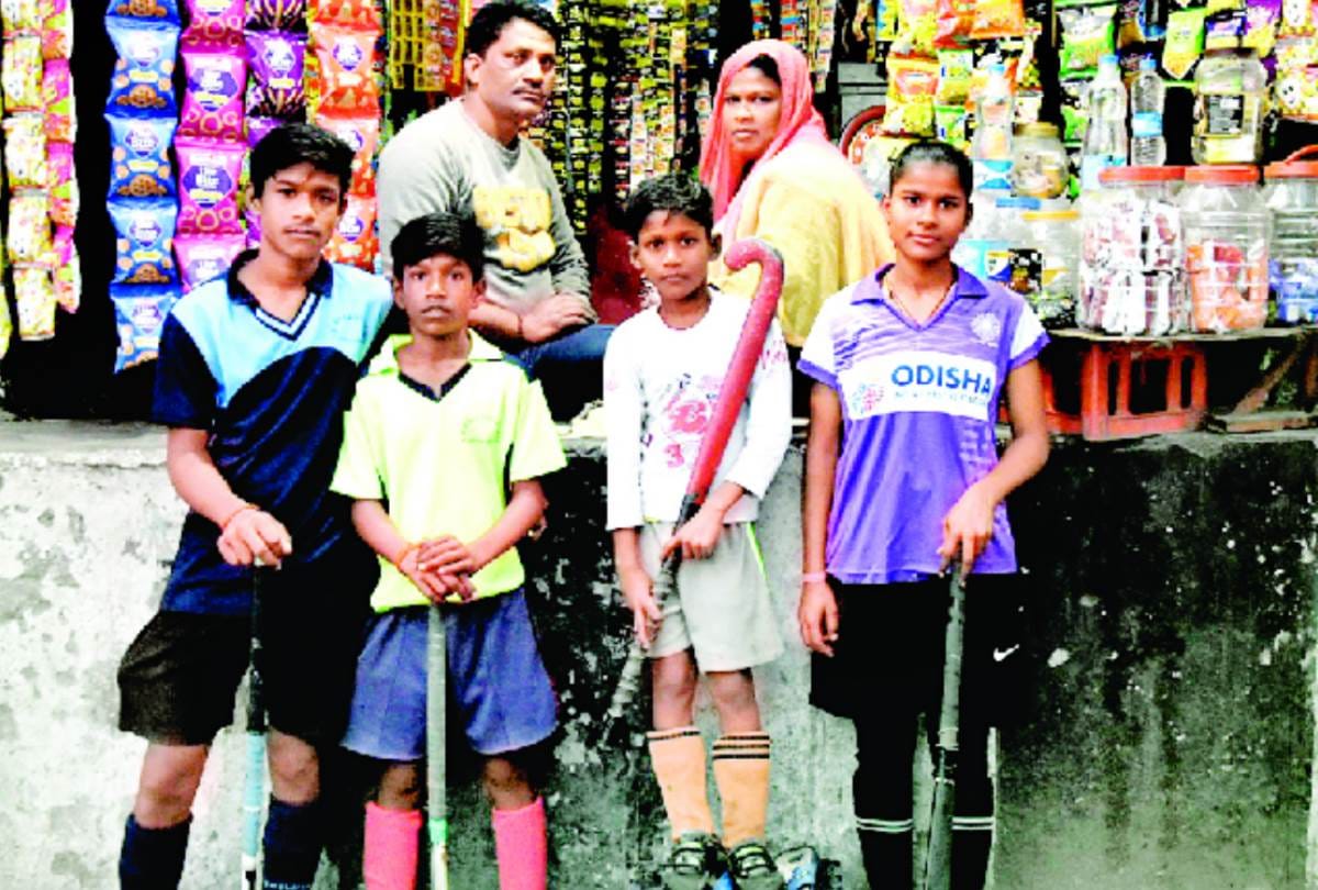story of four siblings of being hockey player in lucknow