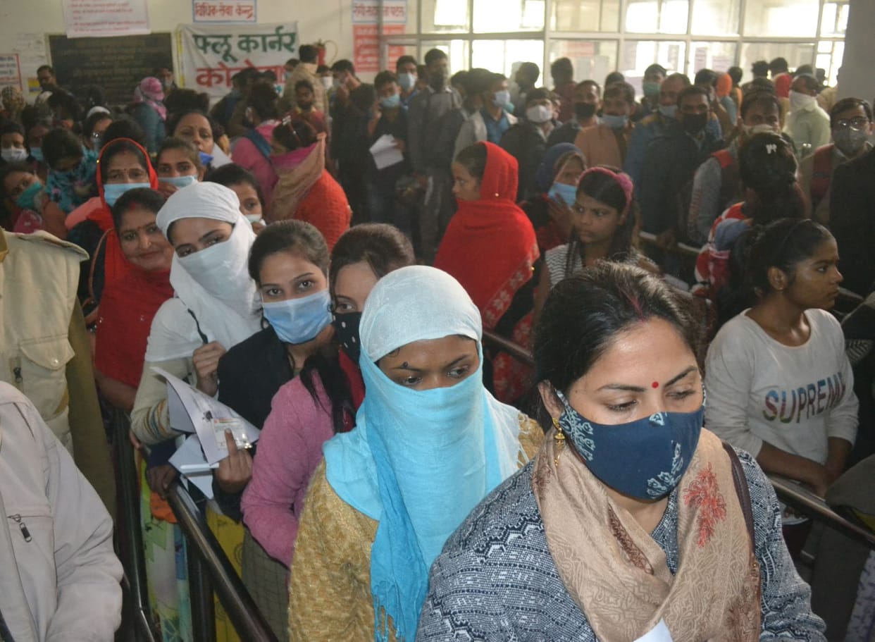 Teachers gathered for health certificate, Dhakkamukki