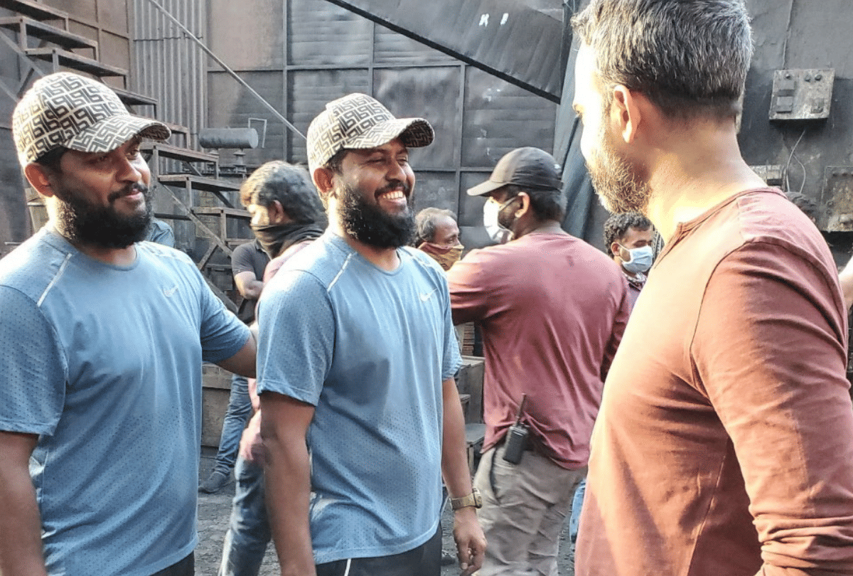 KGF Chapter 2 has now reached its final stop Yash Shares picture from the set