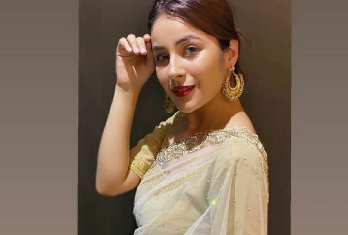 Shehnaaz Gill shares a video of her on social media singing Neha Kakkar Taaron Ke Shehar song