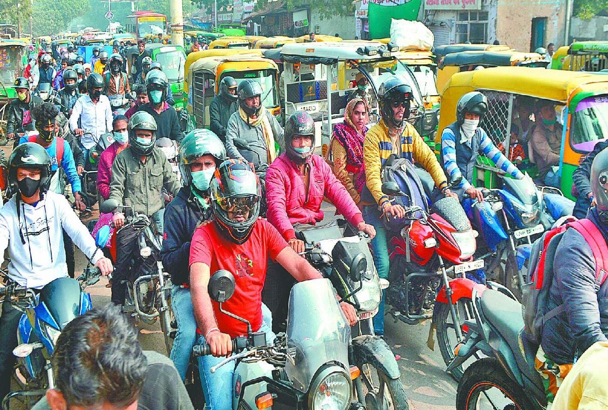 Ambulance stuck in traffic jam after CM Yogi Adityanath convoy passes in agra