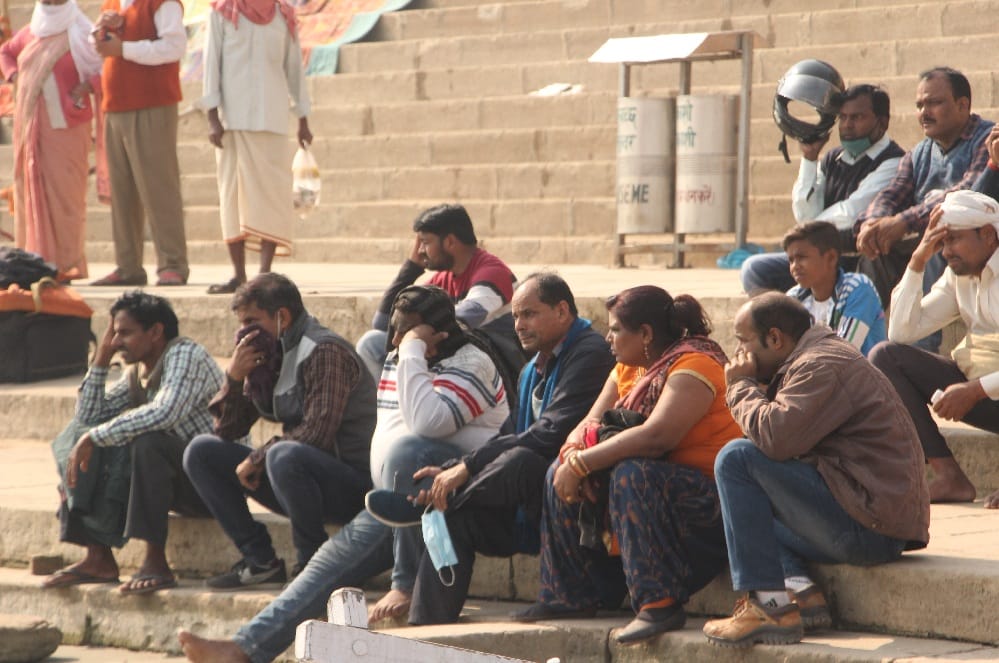 Varanasi boat accident three youths dead body found in Ganga ndrf rescue continues