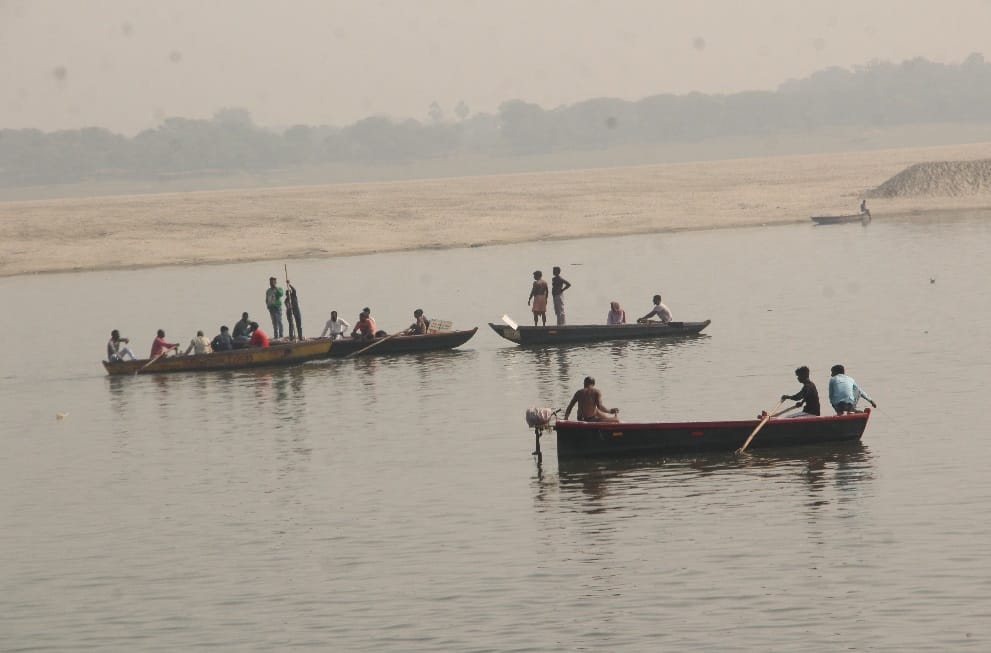 Varanasi News Boat Operation Started in Ganga With Conditions Permission From DM
