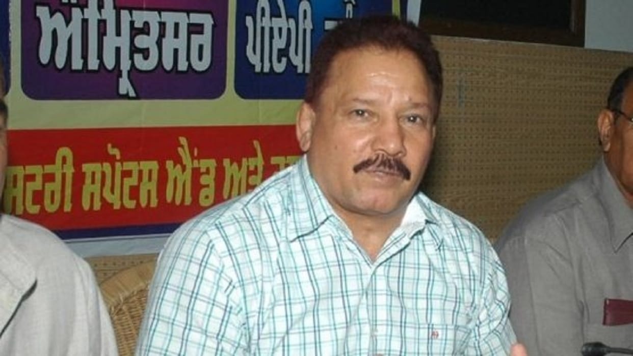 Wrestler Kartar Singh will meet the President today and return the awards of veteran players