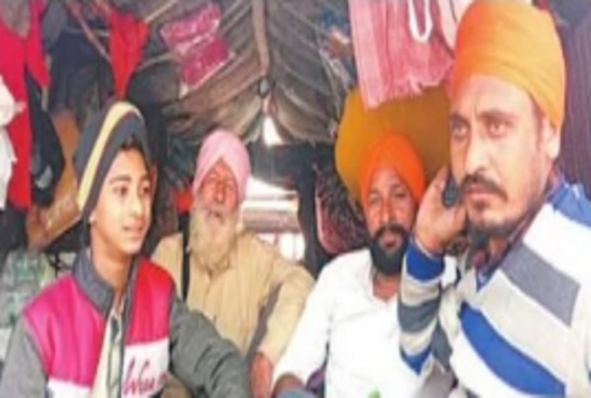 Three generations of farmers of Punjab on kundli border