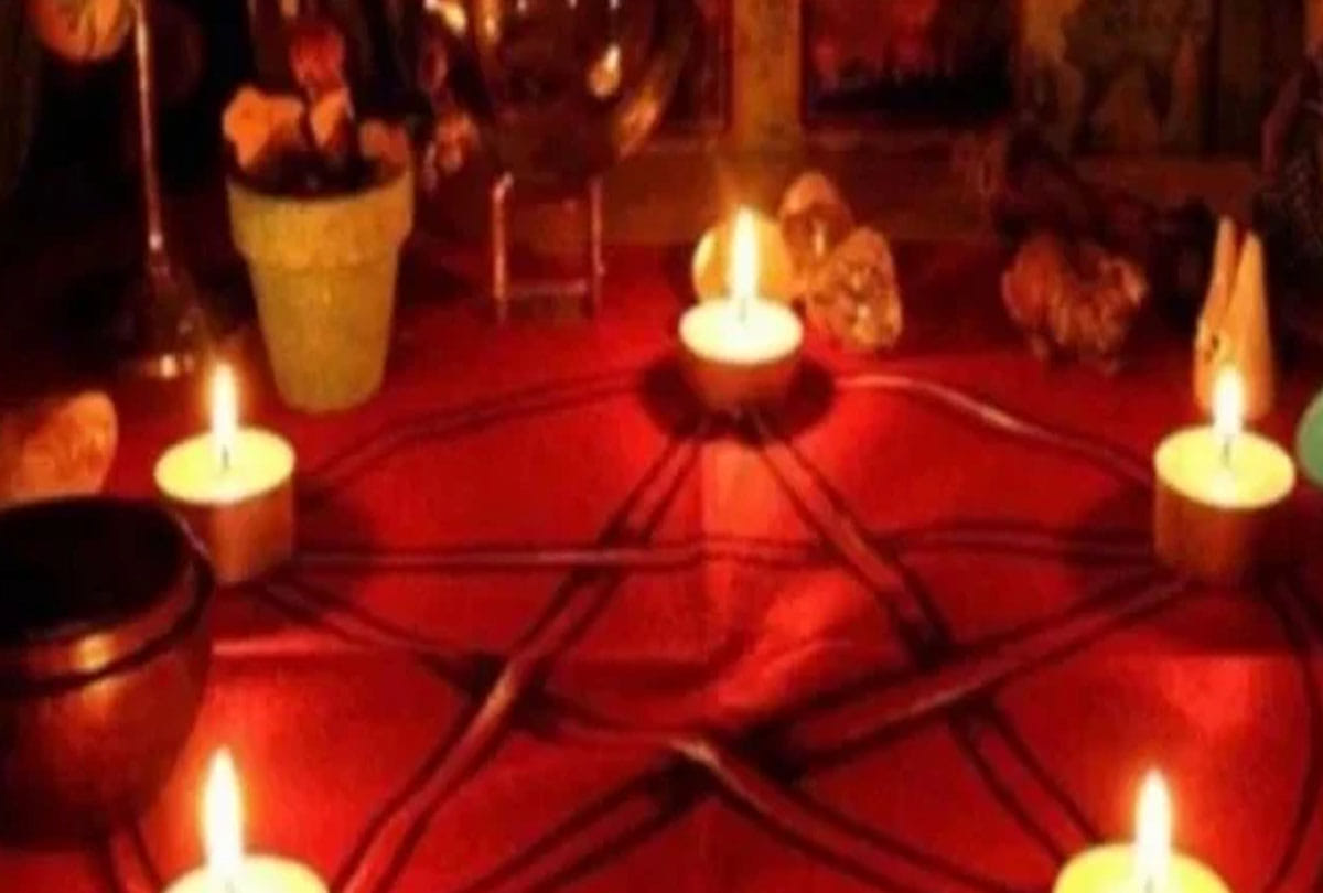 Tantra Mantra used to keep the woman Narmund to control her lover