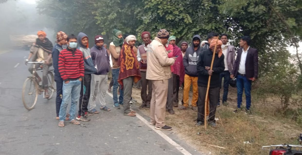 Dead bodies of two youths found on road side