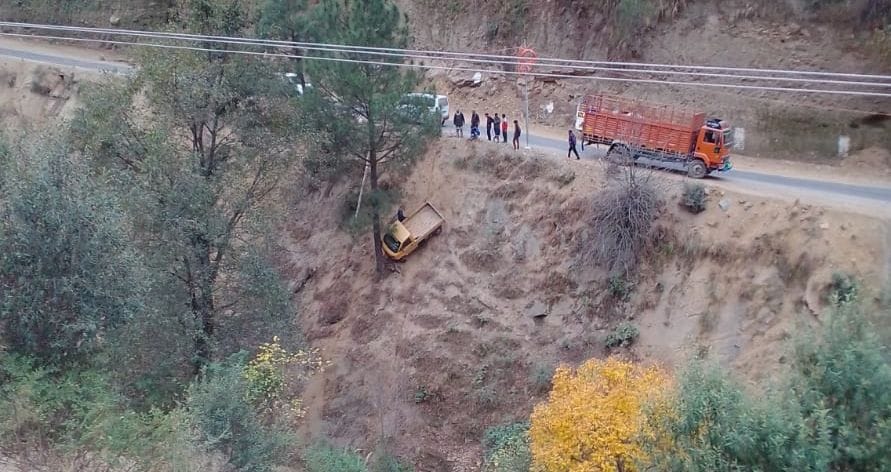 tempo accident near karori bridge chamba