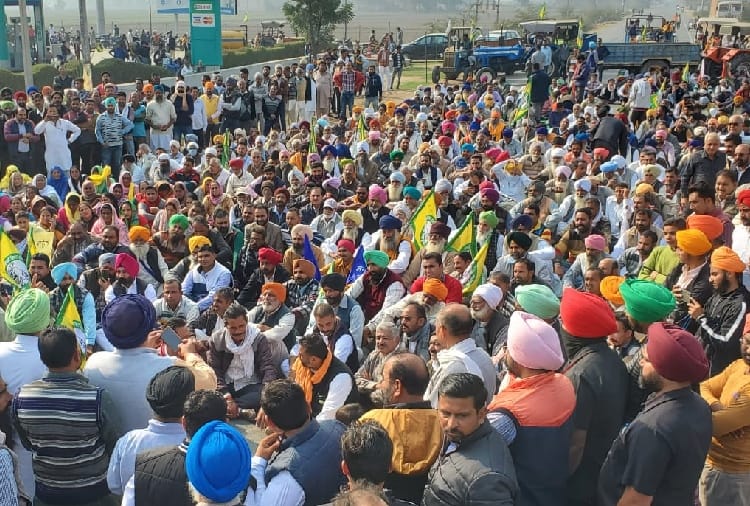 Punjab Bharat Bandh Today Latest News Update: See the impact of Bharat Bandh in Panjab in Photos