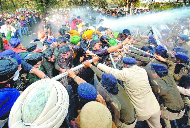 Police used water cannon and lathicharge on protesters during Bharat Bandh in Chandigarh