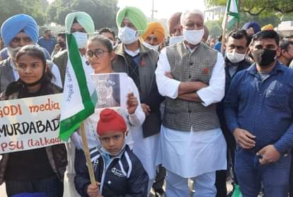 चंडीगढ़ सेक्टर 17 में मंगलवार को प्रदर्शन में हिस्सा लेने पहुंचे पंजाब कांग्रेस प्रधान सुनील जाखड़।