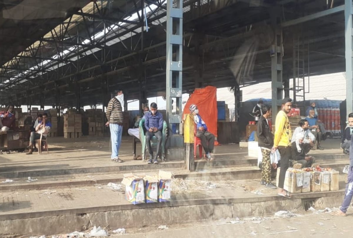 Fruit trader robbed by strangulation in Azadpur mandi
