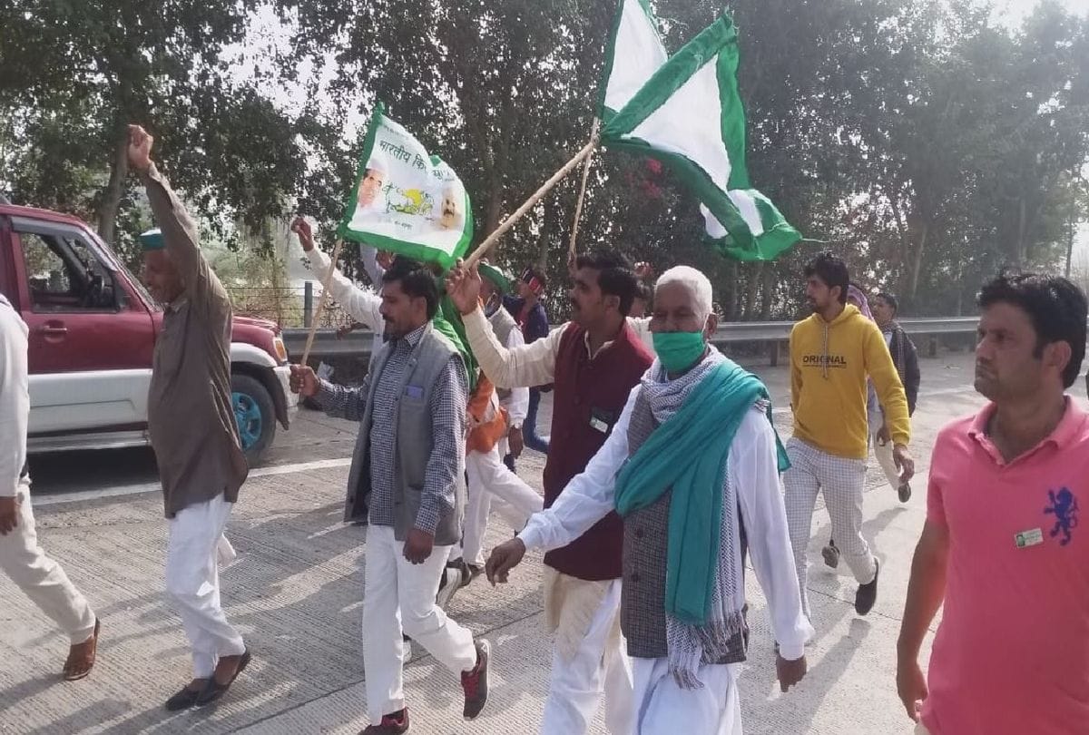 Bharat Bandh: Farmers Protest on yamuna expressway in mathura