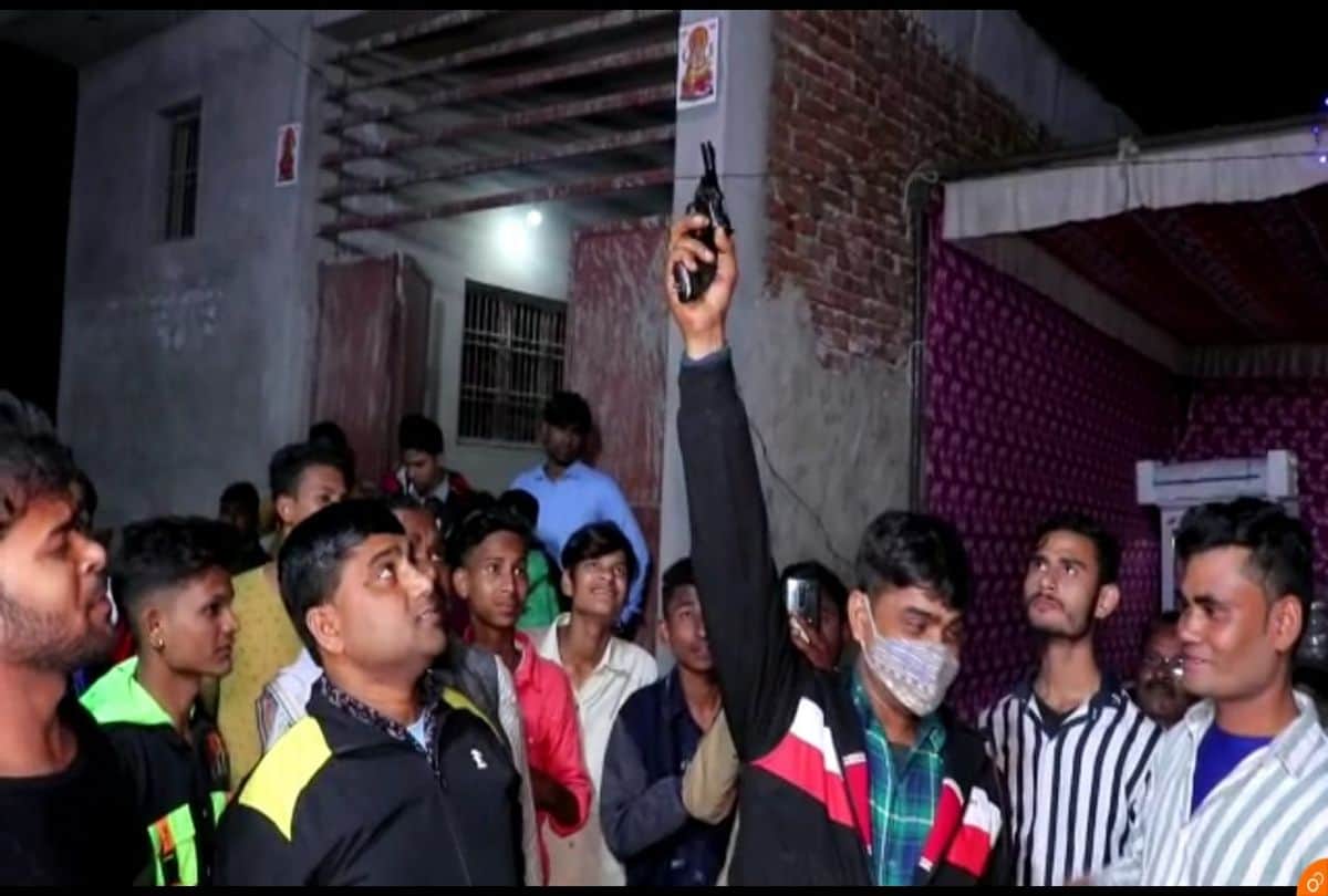 bride father arrested for harsh firing in wedding ceremony in agra