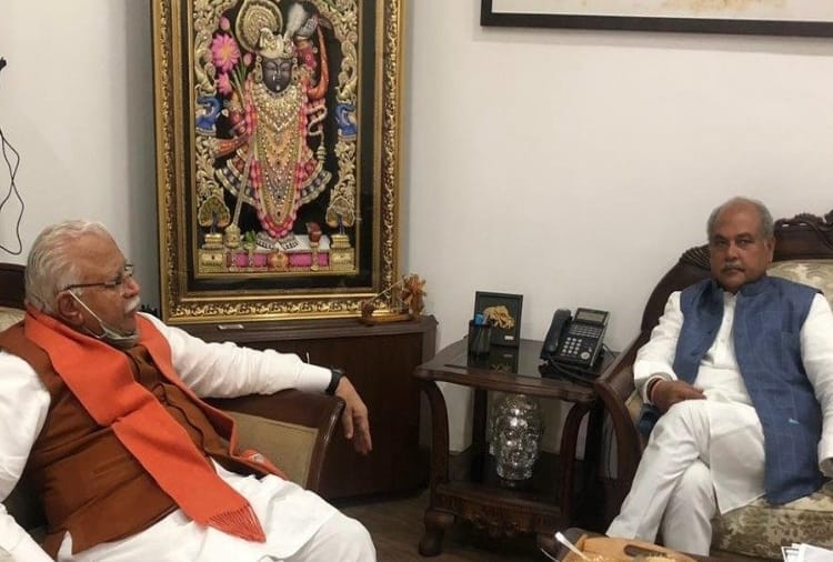 Haryana CM Manohar Lal arrives at the residence of Agriculture Minister 