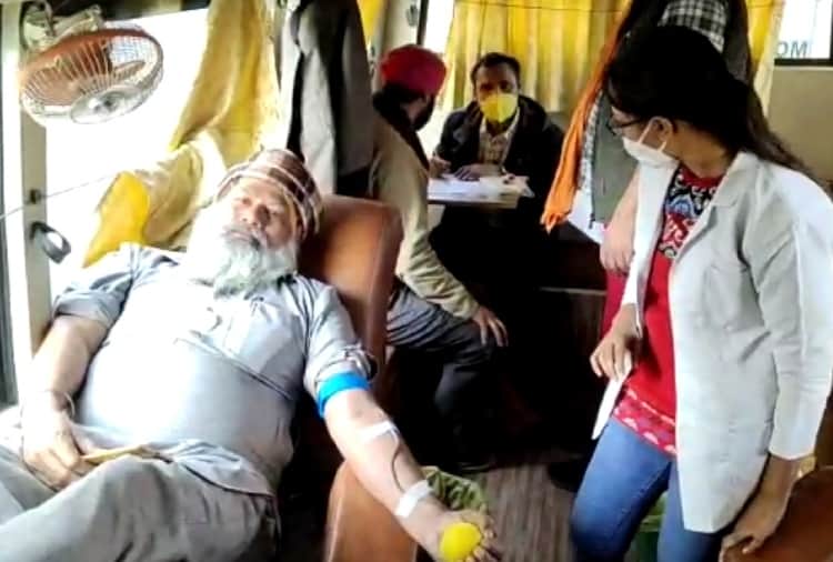 Bharat Bandh : Farmers protest against Farm laws by donating blood in Haryana