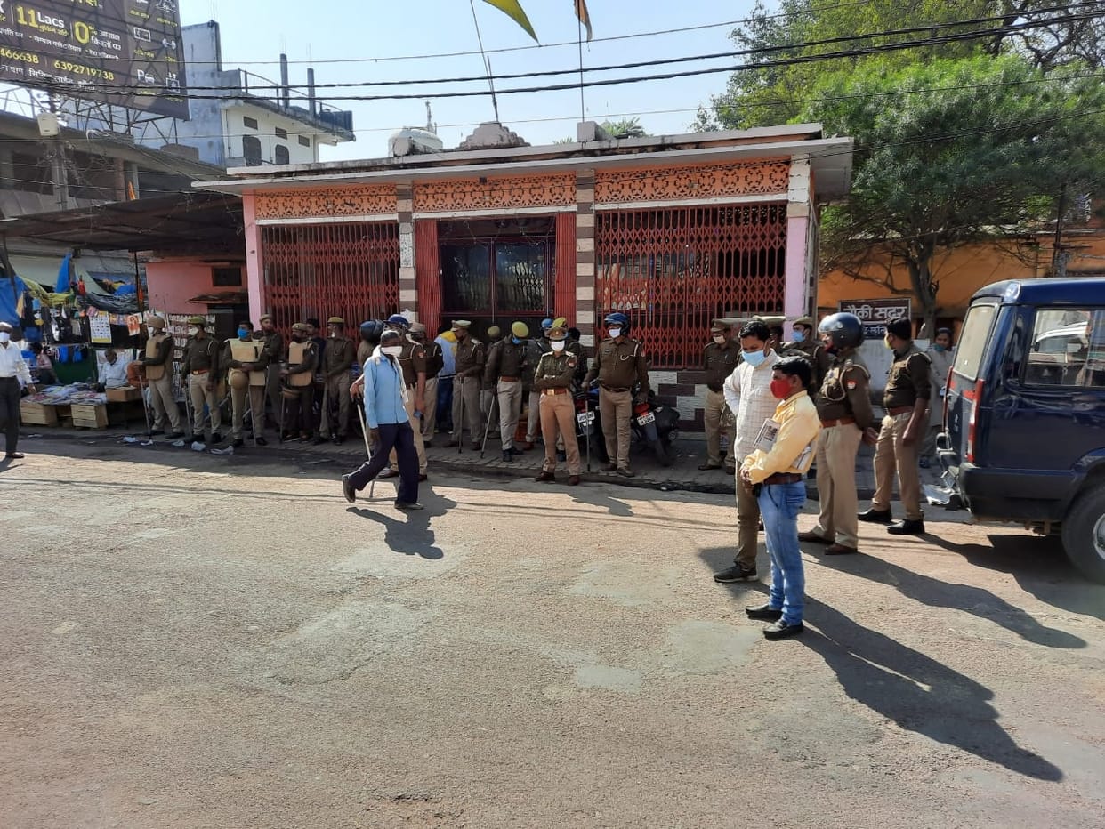 samajwadi party worker protest agaisnt bill