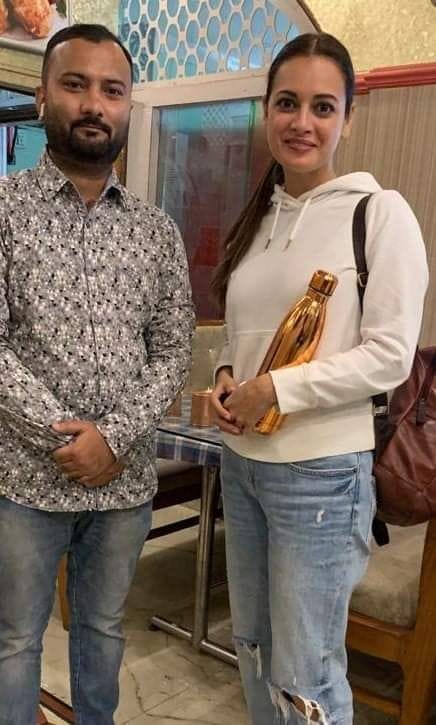 Dia Mirza was delighted with pepper chicken, had lunch in a restaurant on reaching Haldwani