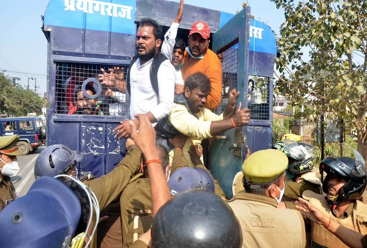 Supporters and police clash in Prayaraj, more than 60 arrested
