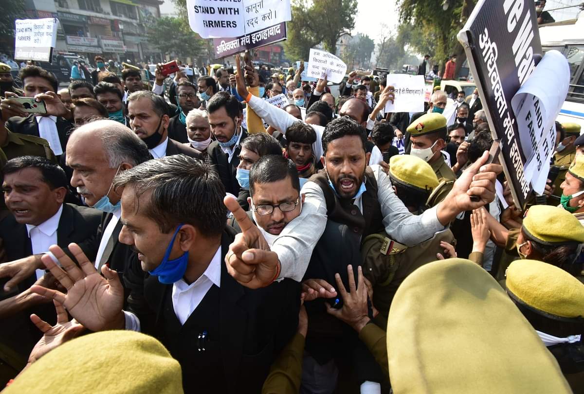 Opposition hit the road in support of Bharat bandh in Prayagraj, dozens of leaders arrested