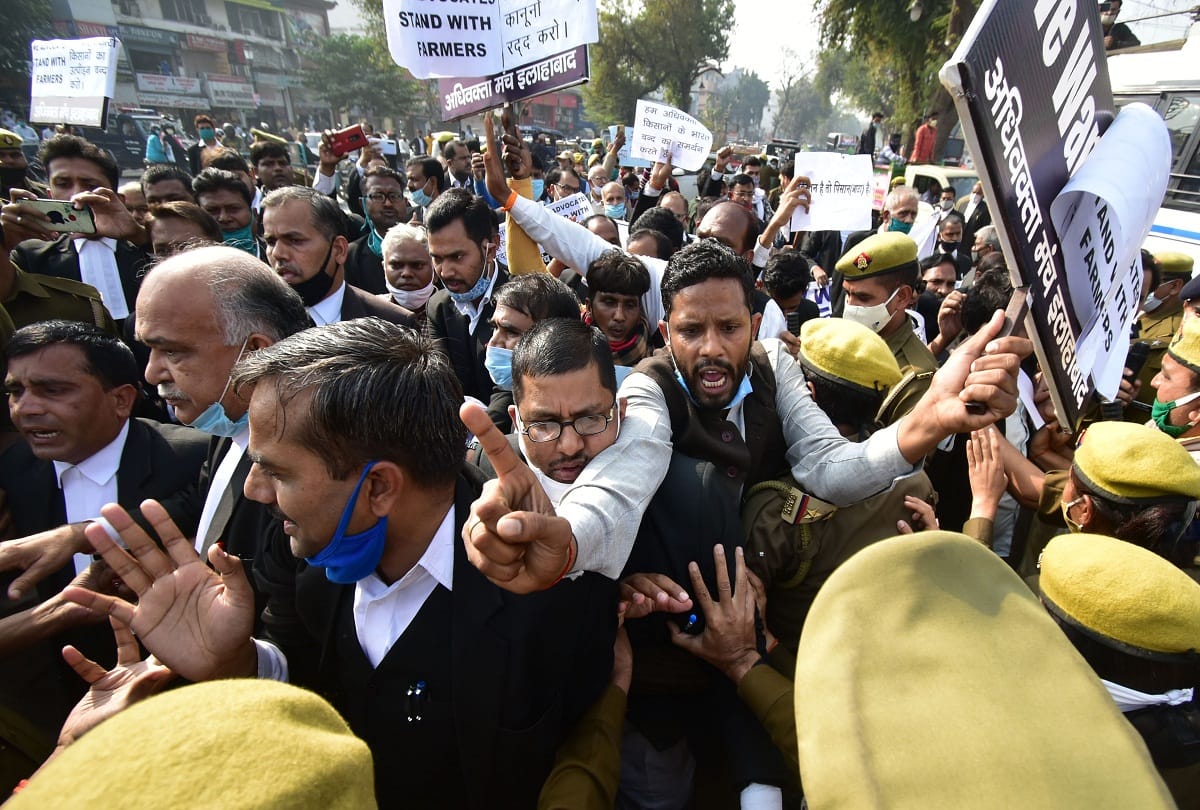 Opposition hit the road in support of Bharat bandh in Prayagraj, dozens of leaders arrested