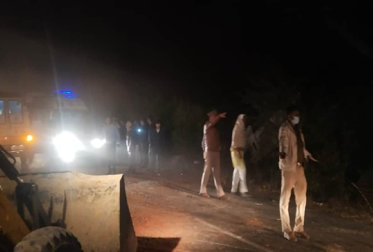 Mathura accident: four person died in road accident in mathura