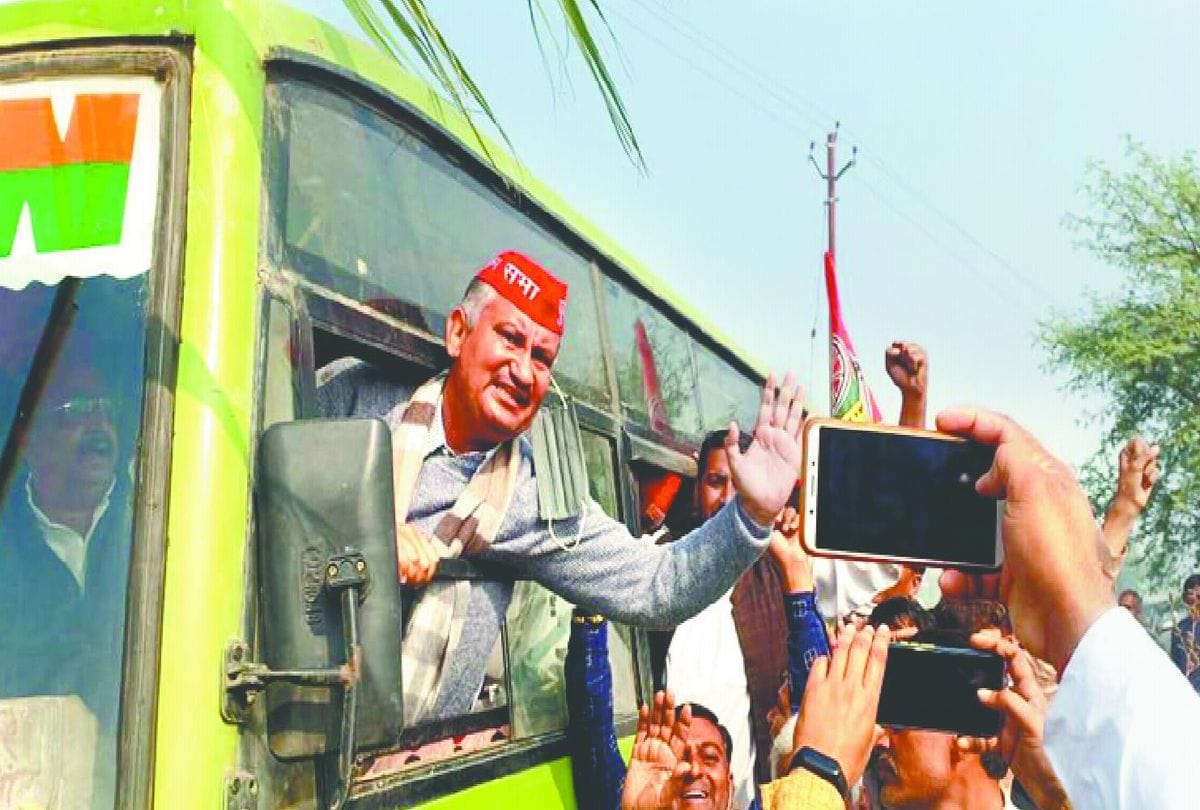 Bharat Bandh: Farmers Protest on yamuna expressway in mathura