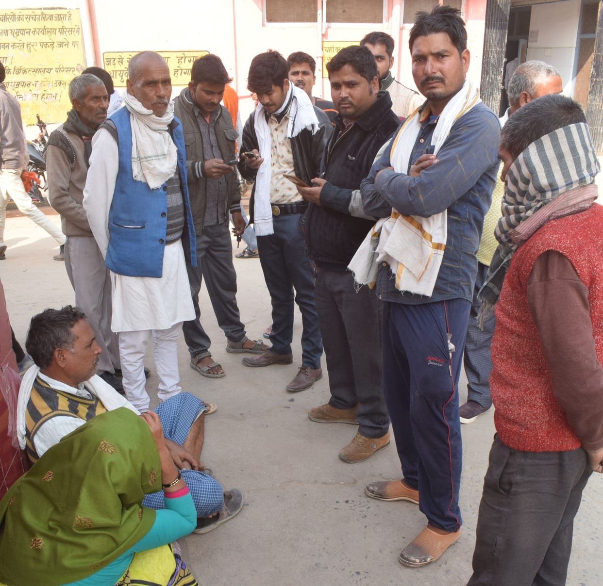 Youth dies in accident, pregnant wife injured