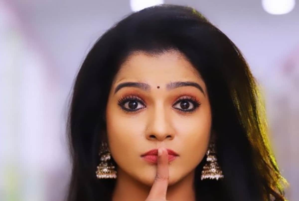Popular TV actor and host VJ Chitra found dead in Chennai Watch Her last Status
