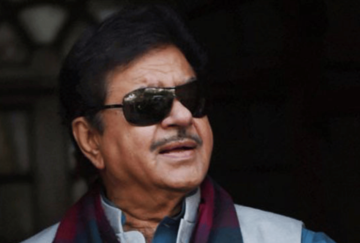 When Dharmendra advised a nervous Shatrughan to drink alcohol before shot